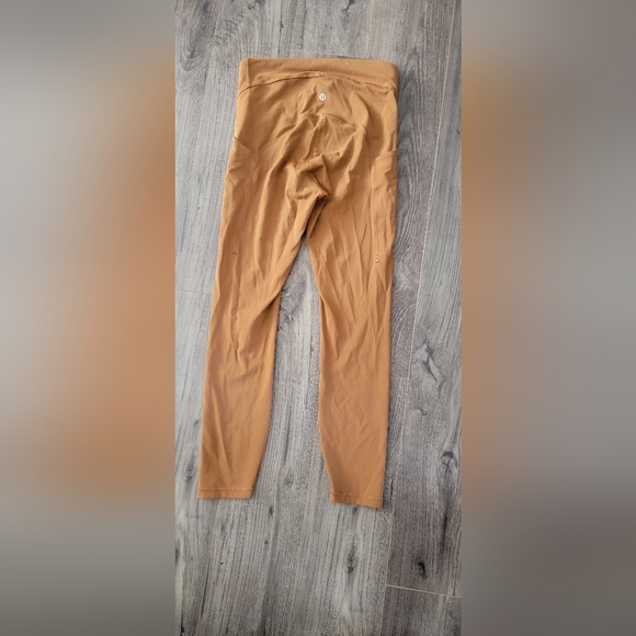 Lulu size 6 leggings high rise training - Picture 4 of 5